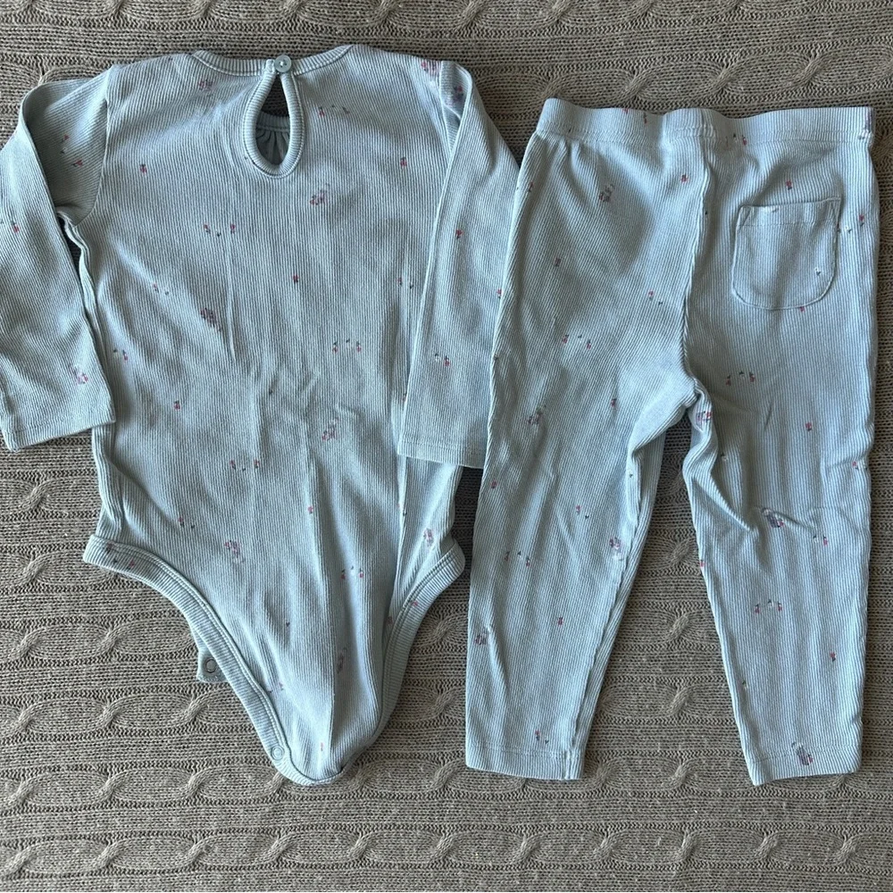 EUC Carter’s Baby Girl Outfit Set, Baby Blue Mouse, 18 Months